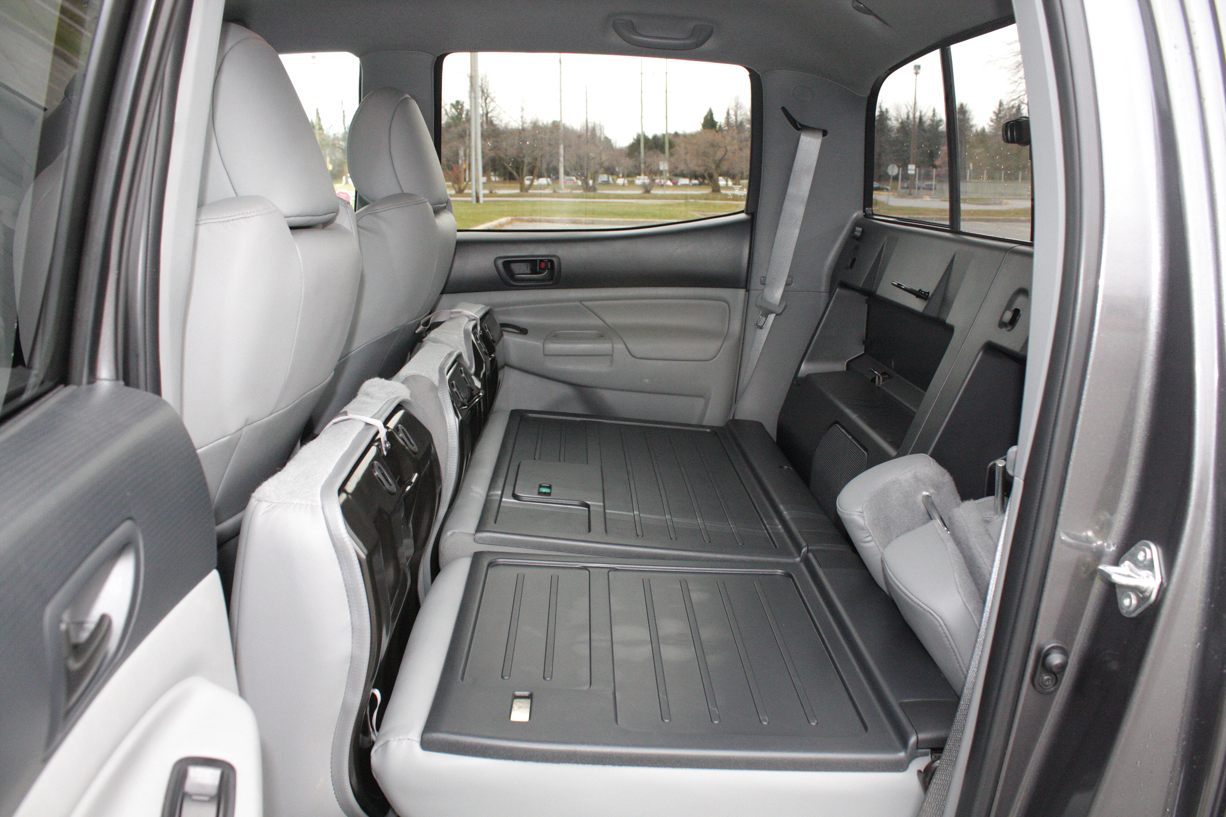 2015 toyota camry back seat fold down
